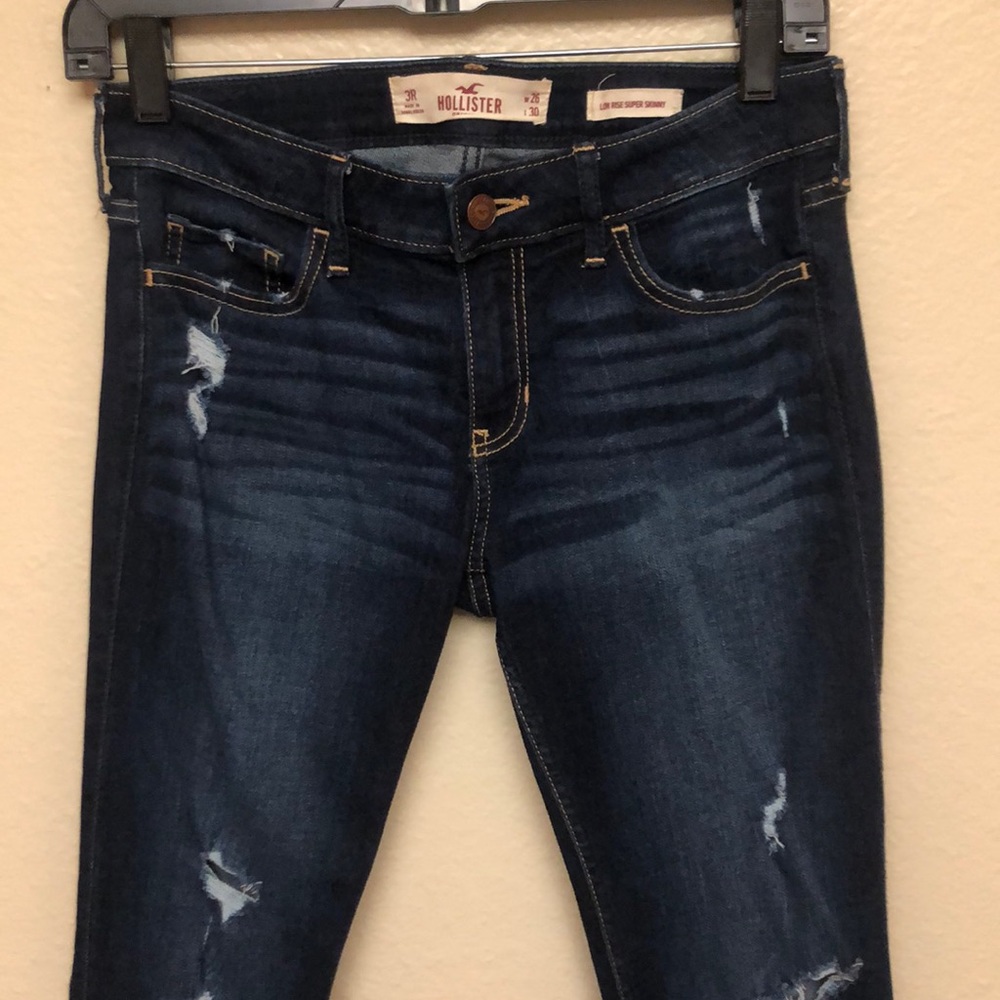 Hollister - distressed low rise skinny jean